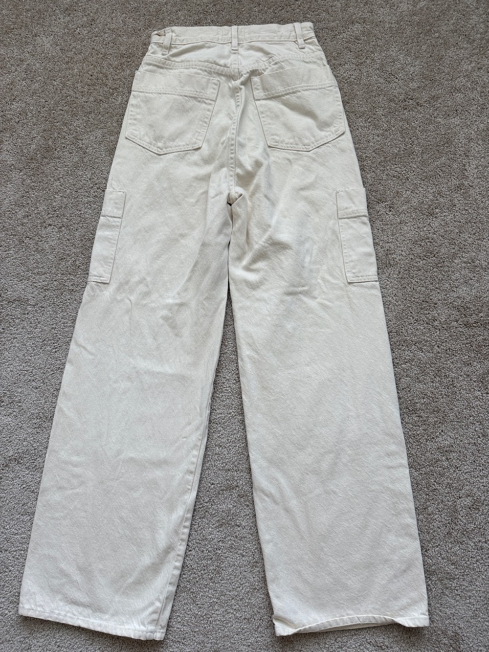 Frame High Rise Baggy Pocket Jean in Parchment Cream Carpenter Cargo Pants - Picture 4 of 13